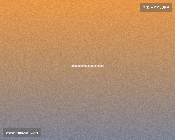 网球比赛现场观众热情高涨激发运动氛围成赛事亮点